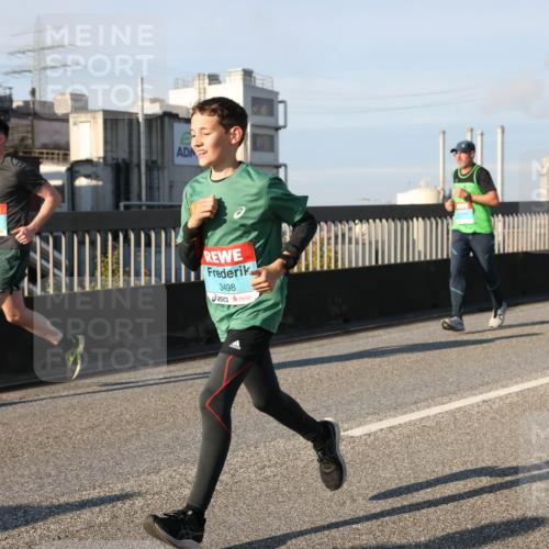 03.10.2025 - Köhlbrandbrückenlauf Lena Gebhardt http://msf.ph/oto/9127191 03.10.2025 09:46:59 Position 2 3498 meine-sportfotos.de