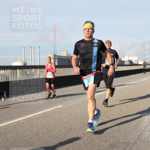 03.10.2025 - Köhlbrandbrückenlauf Lena Gebhardt http://msf.ph/oto/9127200 03.10.2025 09:46:59 Position 2  meine-sportfotos.de