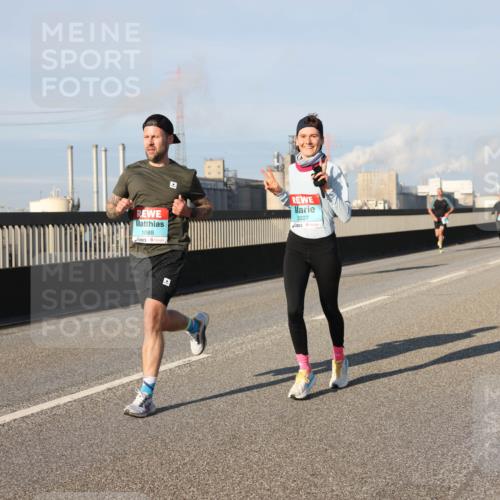 03.10.2025 - Köhlbrandbrückenlauf Lena Gebhardt http://msf.ph/oto/9127328 03.10.2025 09:47:06 Position 2 1088, 3227 meine-sportfotos.de