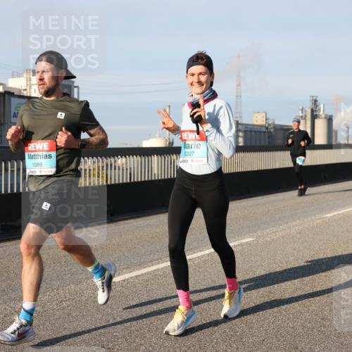 03.10.2025 - Köhlbrandbrückenlauf Lena Gebhardt http://msf.ph/oto/9127351 03.10.2025 09:47:07 Position 2 1088, 3227 meine-sportfotos.de