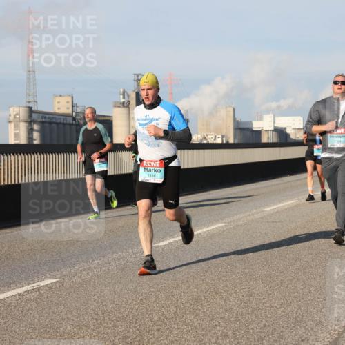 03.10.2025 - Köhlbrandbrückenlauf Lena Gebhardt http://msf.ph/oto/9127385 03.10.2025 09:47:11 Position 2 1116, 1334 meine-sportfotos.de