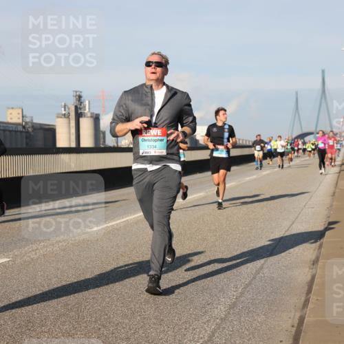 03.10.2025 - Köhlbrandbrückenlauf Lena Gebhardt http://msf.ph/oto/9127397 03.10.2025 09:47:12 Position 2 1334 meine-sportfotos.de