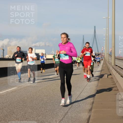 03.10.2025 - Köhlbrandbrückenlauf Lena Gebhardt http://msf.ph/oto/9127444 03.10.2025 09:47:19 Position 2 3766, 19 meine-sportfotos.de