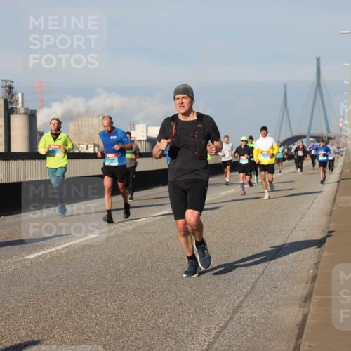 03.10.2025 - Köhlbrandbrückenlauf Lena Gebhardt http://msf.ph/oto/9127532 03.10.2025 09:47:25 Position 2  meine-sportfotos.de