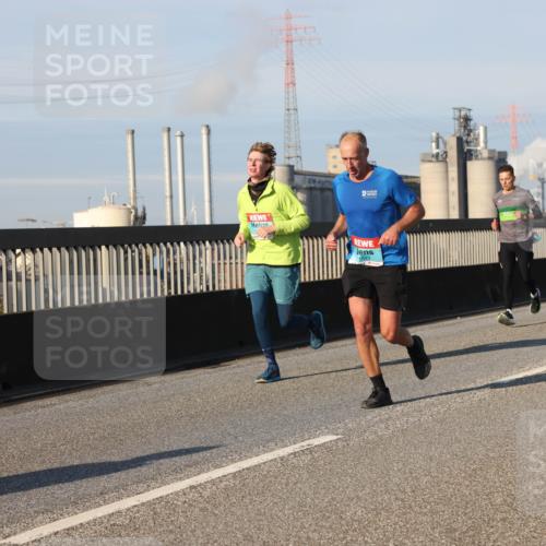 03.10.2025 - Köhlbrandbrückenlauf Lena Gebhardt http://msf.ph/oto/9127572 03.10.2025 09:47:27 Position 2  meine-sportfotos.de