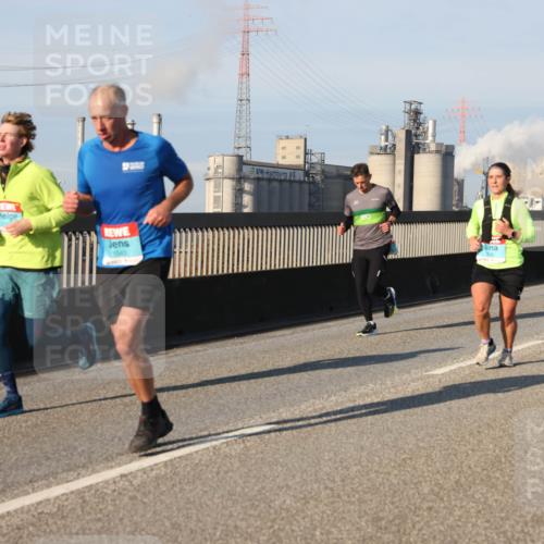 03.10.2025 - Köhlbrandbrückenlauf Lena Gebhardt http://msf.ph/oto/9127592 03.10.2025 09:47:28 Position 2  meine-sportfotos.de