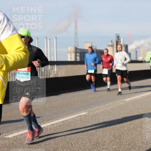 03.10.2025 - Köhlbrandbrückenlauf Lena Gebhardt http://msf.ph/oto/9127651 03.10.2025 09:47:32 Position 2 1702, 1353 meine-sportfotos.de