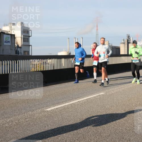 03.10.2025 - Köhlbrandbrückenlauf Lena Gebhardt http://msf.ph/oto/9127662 03.10.2025 09:47:32 Position 2  meine-sportfotos.de