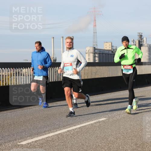 03.10.2025 - Köhlbrandbrückenlauf Lena Gebhardt http://msf.ph/oto/9127664 03.10.2025 09:47:33 Position 2 1236, 3802, 1091 meine-sportfotos.de