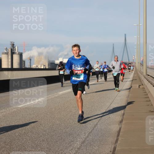 03.10.2025 - Köhlbrandbrückenlauf Lena Gebhardt http://msf.ph/oto/9127683 03.10.2025 09:47:35 Position 2  meine-sportfotos.de
