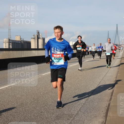 03.10.2025 - Köhlbrandbrückenlauf Lena Gebhardt http://msf.ph/oto/9127718 03.10.2025 09:47:35 Position 2 2920 meine-sportfotos.de