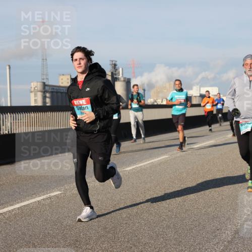03.10.2025 - Köhlbrandbrückenlauf Lena Gebhardt http://msf.ph/oto/9127774 03.10.2025 09:47:37 Position 2 1073 meine-sportfotos.de
