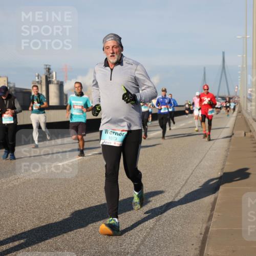 03.10.2025 - Köhlbrandbrückenlauf Lena Gebhardt http://msf.ph/oto/9127785 03.10.2025 09:47:38 Position 2 1073 meine-sportfotos.de