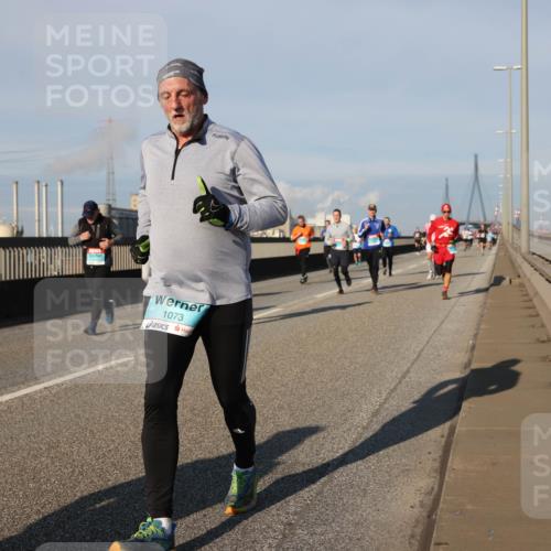 03.10.2025 - Köhlbrandbrückenlauf Lena Gebhardt http://msf.ph/oto/9127817 03.10.2025 09:47:39 Position 2 1073 meine-sportfotos.de