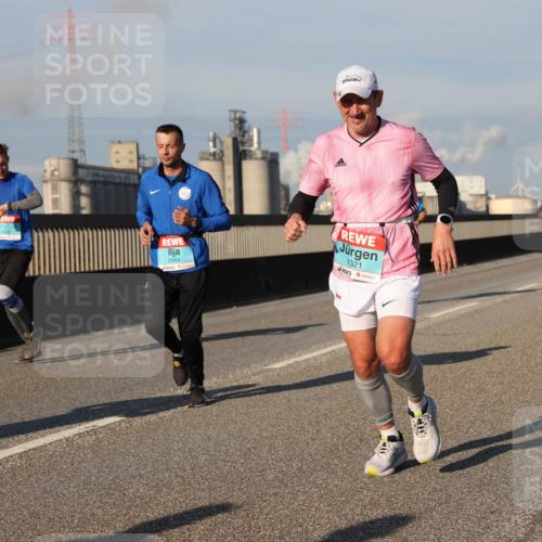 03.10.2025 - Köhlbrandbrückenlauf Lena Gebhardt http://msf.ph/oto/9127910 03.10.2025 09:47:44 Position 2 1321 meine-sportfotos.de