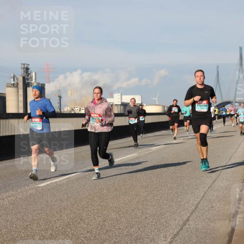 03.10.2025 - Köhlbrandbrückenlauf Lena Gebhardt http://msf.ph/oto/9127973 03.10.2025 09:47:50 Position 2 2798, 1045 meine-sportfotos.de
