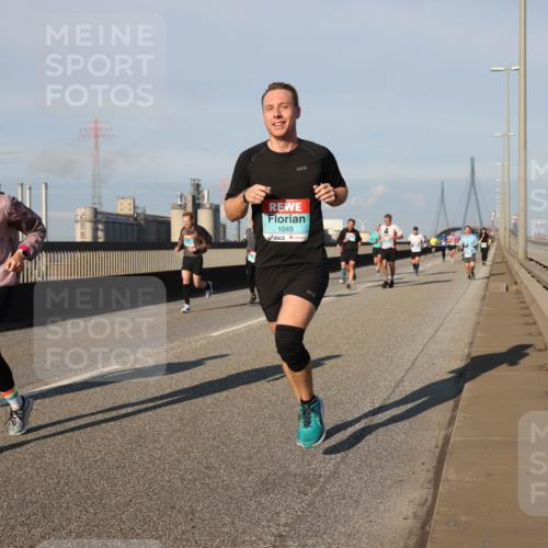 03.10.2025 - Köhlbrandbrückenlauf Lena Gebhardt http://msf.ph/oto/9128002 03.10.2025 09:47:52 Position 2 1864, 1045 meine-sportfotos.de