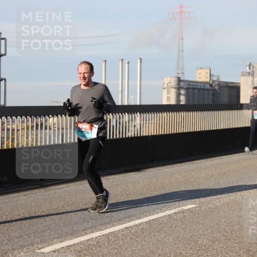 03.10.2025 - Köhlbrandbrückenlauf Lena Gebhardt http://msf.ph/oto/9128032 03.10.2025 09:47:55 Position 2 23 meine-sportfotos.de