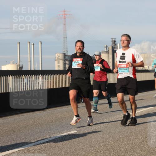 03.10.2025 - Köhlbrandbrückenlauf Lena Gebhardt http://msf.ph/oto/9128037 03.10.2025 09:47:56 Position 2 3236 meine-sportfotos.de