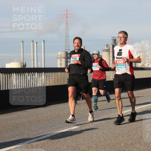 03.10.2025 - Köhlbrandbrückenlauf Lena Gebhardt http://msf.ph/oto/9128041 03.10.2025 09:47:56 Position 2 1808, 3236 meine-sportfotos.de