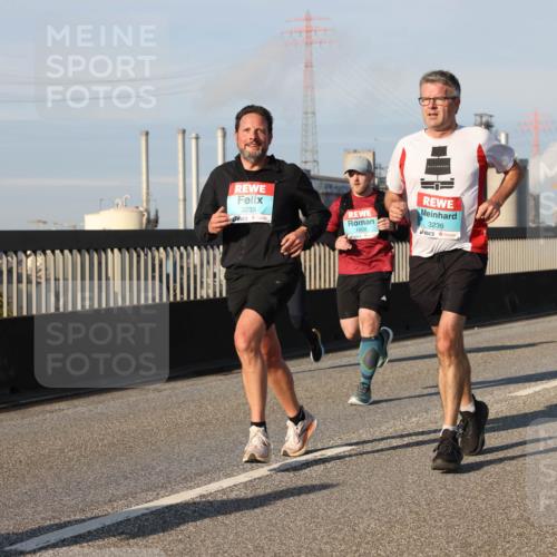03.10.2025 - Köhlbrandbrückenlauf Lena Gebhardt http://msf.ph/oto/9128043 03.10.2025 09:47:56 Position 2 3235, 1808, 3236 meine-sportfotos.de