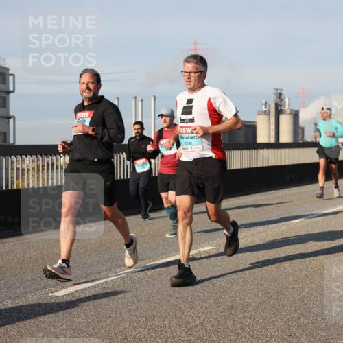 03.10.2025 - Köhlbrandbrückenlauf Lena Gebhardt http://msf.ph/oto/9128053 03.10.2025 09:47:57 Position 2 3236 meine-sportfotos.de