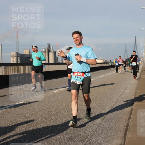 03.10.2025 - Köhlbrandbrückenlauf Lena Gebhardt http://msf.ph/oto/9128069 03.10.2025 09:47:58 Position 2 2732 meine-sportfotos.de