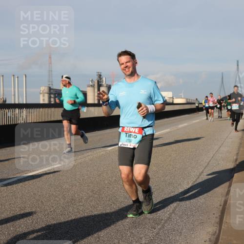 03.10.2025 - Köhlbrandbrückenlauf Lena Gebhardt http://msf.ph/oto/9128080 03.10.2025 09:47:59 Position 2 2732 meine-sportfotos.de
