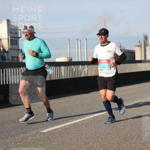 03.10.2025 - Köhlbrandbrückenlauf Lena Gebhardt http://msf.ph/oto/9128097 03.10.2025 09:48:00 Position 2 3791 meine-sportfotos.de