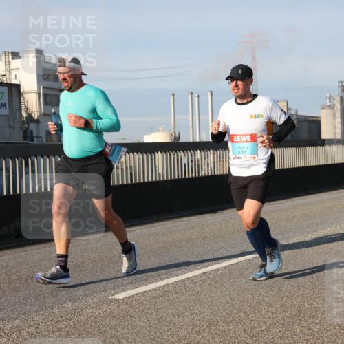 03.10.2025 - Köhlbrandbrückenlauf Lena Gebhardt http://msf.ph/oto/9128099 03.10.2025 09:48:00 Position 2 3791 meine-sportfotos.de
