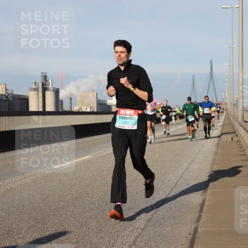 03.10.2025 - Köhlbrandbrückenlauf Lena Gebhardt http://msf.ph/oto/9128131 03.10.2025 09:48:02 Position 2 1767 meine-sportfotos.de