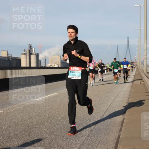 03.10.2025 - Köhlbrandbrückenlauf Lena Gebhardt http://msf.ph/oto/9128135 03.10.2025 09:48:02 Position 2 1767 meine-sportfotos.de