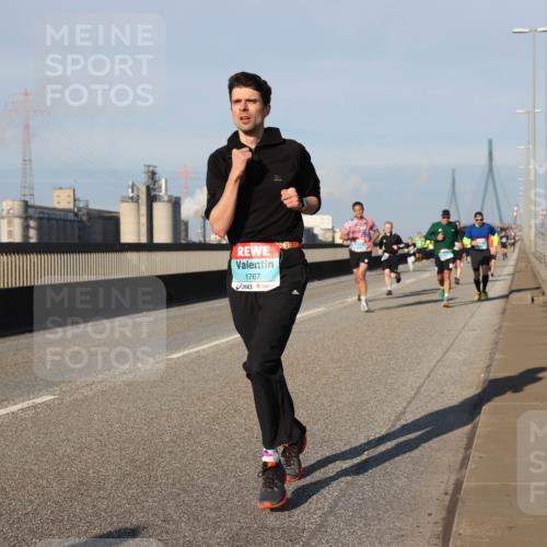 03.10.2025 - Köhlbrandbrückenlauf Lena Gebhardt http://msf.ph/oto/9128146 03.10.2025 09:48:02 Position 2 1767 meine-sportfotos.de