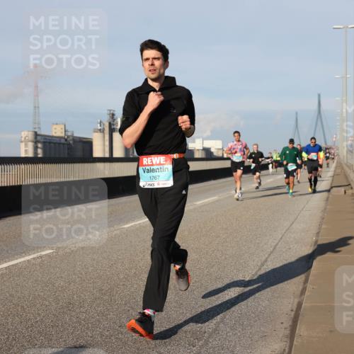 03.10.2025 - Köhlbrandbrückenlauf Lena Gebhardt http://msf.ph/oto/9128152 03.10.2025 09:48:02 Position 2 1767 meine-sportfotos.de