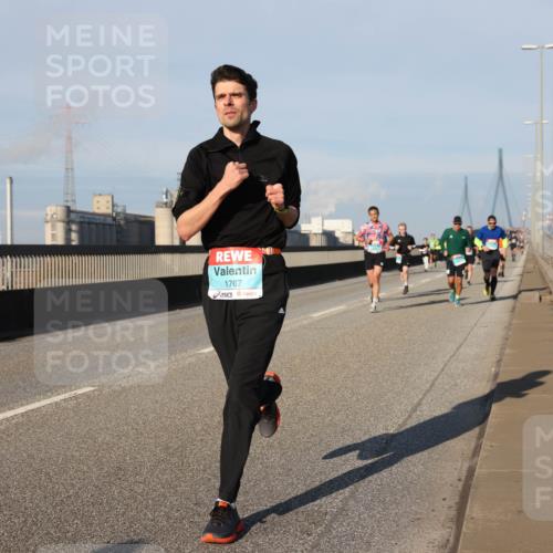 03.10.2025 - Köhlbrandbrückenlauf Lena Gebhardt http://msf.ph/oto/9128154 03.10.2025 09:48:02 Position 2 1767 meine-sportfotos.de