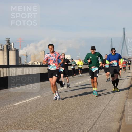 03.10.2025 - Köhlbrandbrückenlauf Lena Gebhardt http://msf.ph/oto/9128162 03.10.2025 09:48:04 Position 2  meine-sportfotos.de