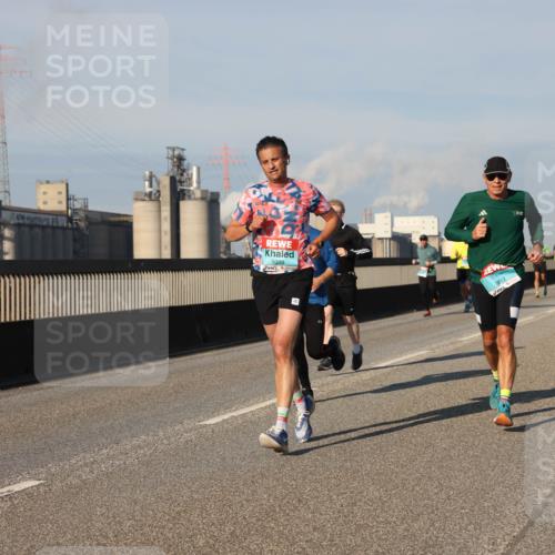 03.10.2025 - Köhlbrandbrückenlauf Lena Gebhardt http://msf.ph/oto/9128171 03.10.2025 09:48:05 Position 2 1039, 3812, 1132 meine-sportfotos.de