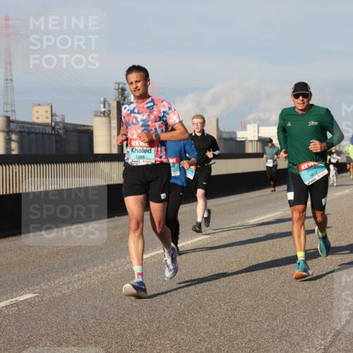 03.10.2025 - Köhlbrandbrückenlauf Lena Gebhardt http://msf.ph/oto/9128177 03.10.2025 09:48:05 Position 2 1039, 3812, 1132 meine-sportfotos.de