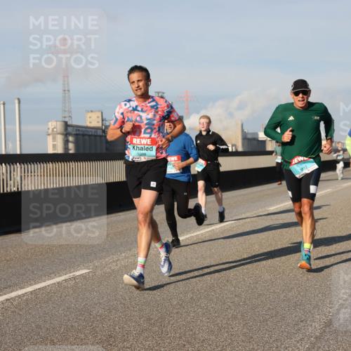 03.10.2025 - Köhlbrandbrückenlauf Lena Gebhardt http://msf.ph/oto/9128183 03.10.2025 09:48:05 Position 2 1039, 3812, 1132 meine-sportfotos.de