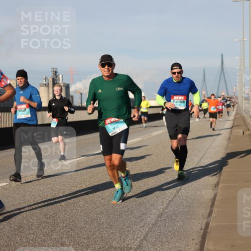 03.10.2025 - Köhlbrandbrückenlauf Lena Gebhardt http://msf.ph/oto/9128189 03.10.2025 09:48:06 Position 2 1039, 1370, 3812, 1132 meine-sportfotos.de