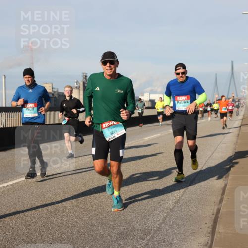 03.10.2025 - Köhlbrandbrückenlauf Lena Gebhardt http://msf.ph/oto/9128200 03.10.2025 09:48:06 Position 2 1039, 1370, 5, 1132, 3812 meine-sportfotos.de