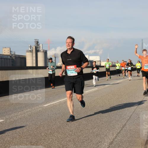 03.10.2025 - Köhlbrandbrückenlauf Lena Gebhardt http://msf.ph/oto/9128242 03.10.2025 09:48:09 Position 2 1239 meine-sportfotos.de