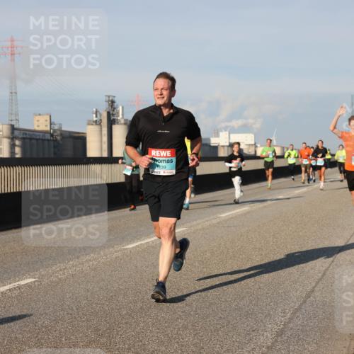 03.10.2025 - Köhlbrandbrückenlauf Lena Gebhardt http://msf.ph/oto/9128248 03.10.2025 09:48:09 Position 2 1239 meine-sportfotos.de
