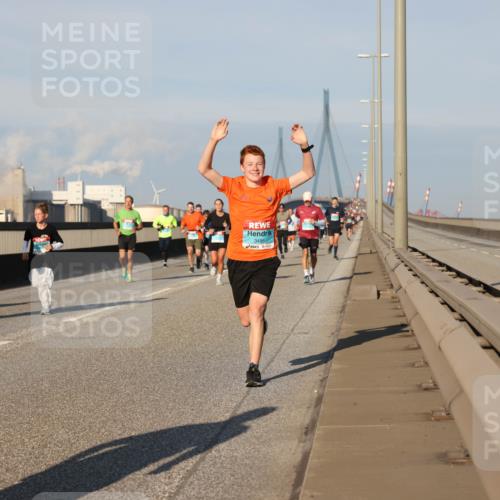 03.10.2025 - Köhlbrandbrückenlauf Lena Gebhardt http://msf.ph/oto/9128257 03.10.2025 09:48:10 Position 2 3496 meine-sportfotos.de