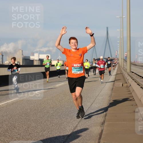 03.10.2025 - Köhlbrandbrückenlauf Lena Gebhardt http://msf.ph/oto/9128269 03.10.2025 09:48:11 Position 2 3496 meine-sportfotos.de