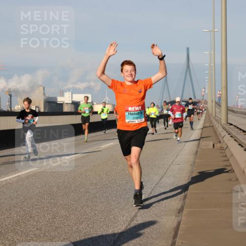 03.10.2025 - Köhlbrandbrückenlauf Lena Gebhardt http://msf.ph/oto/9128272 03.10.2025 09:48:11 Position 2 3496 meine-sportfotos.de