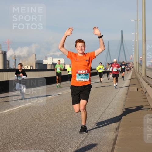 03.10.2025 - Köhlbrandbrückenlauf Lena Gebhardt http://msf.ph/oto/9128282 03.10.2025 09:48:11 Position 2 3496 meine-sportfotos.de