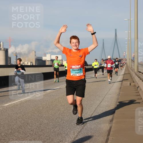03.10.2025 - Köhlbrandbrückenlauf Lena Gebhardt http://msf.ph/oto/9128286 03.10.2025 09:48:11 Position 2 3496 meine-sportfotos.de