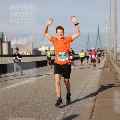 03.10.2025 - Köhlbrandbrückenlauf Lena Gebhardt http://msf.ph/oto/9128291 03.10.2025 09:48:11 Position 2 3496 meine-sportfotos.de