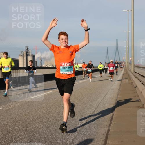 03.10.2025 - Köhlbrandbrückenlauf Lena Gebhardt http://msf.ph/oto/9128317 03.10.2025 09:48:11 Position 2 3496 meine-sportfotos.de